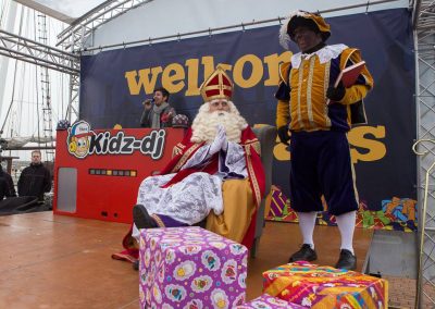 Sint en Piet met DJ - - december-entertainment.nl